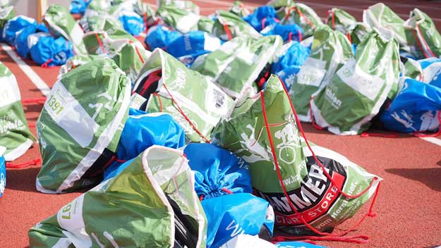 Igelitové tašky už nemohou být zdarma