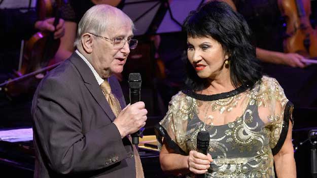 Suchý a Martinová gratulovali k výročí Fine Gospel Time