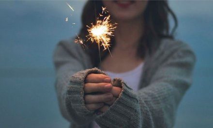 Které vánoční a novoroční zvyky mohou ohrozit oči