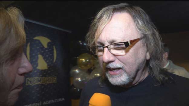 Britské vycházející superstar tleskal i Dalibor Janda