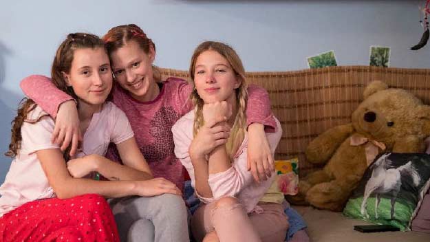 V síti zneužívají predátoři děti!