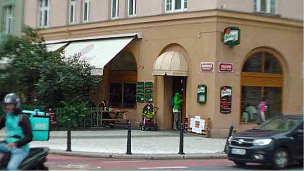 Restaurace daruje každý den teplé obědy seniorům