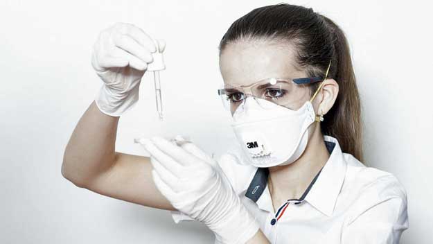 Hladina protilátek po očkování může u seniorů rychle klesat