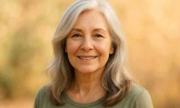 Jak vrátit vlasům sílu, lesk a pružnost i po šedesátce